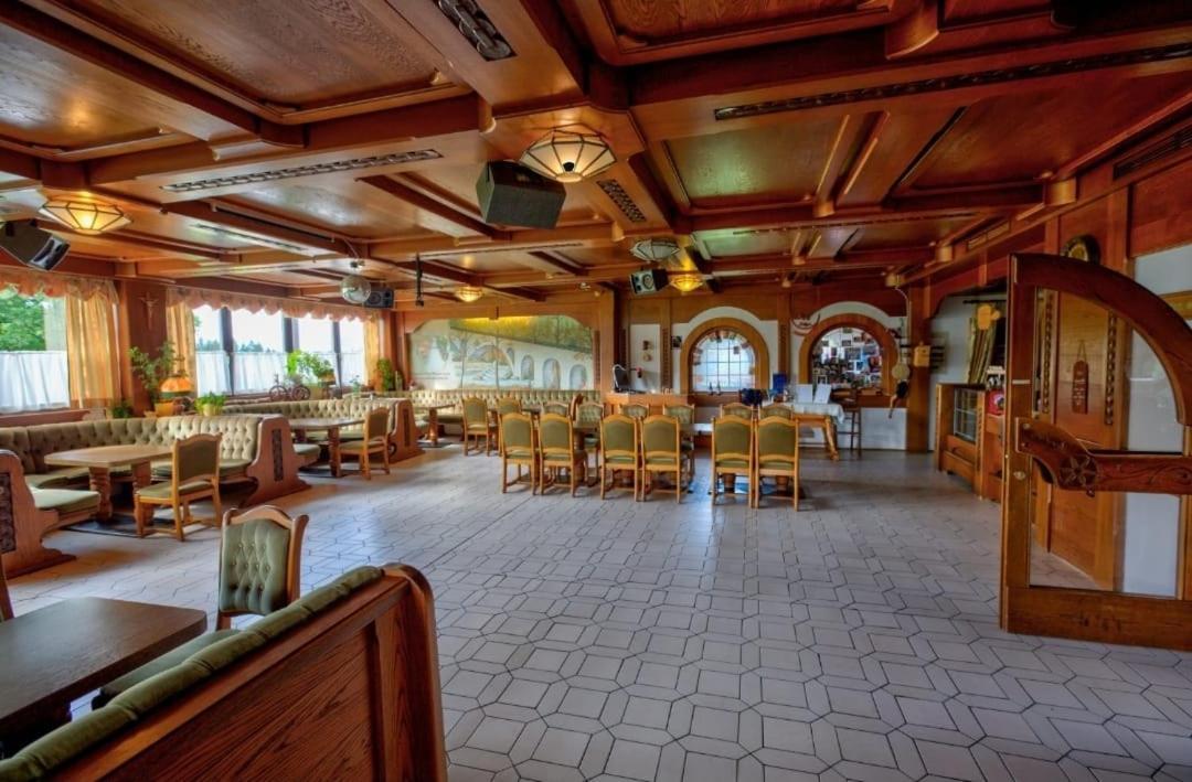 Готель Cafe Zum Toni Thyrnau Екстер'єр фото
