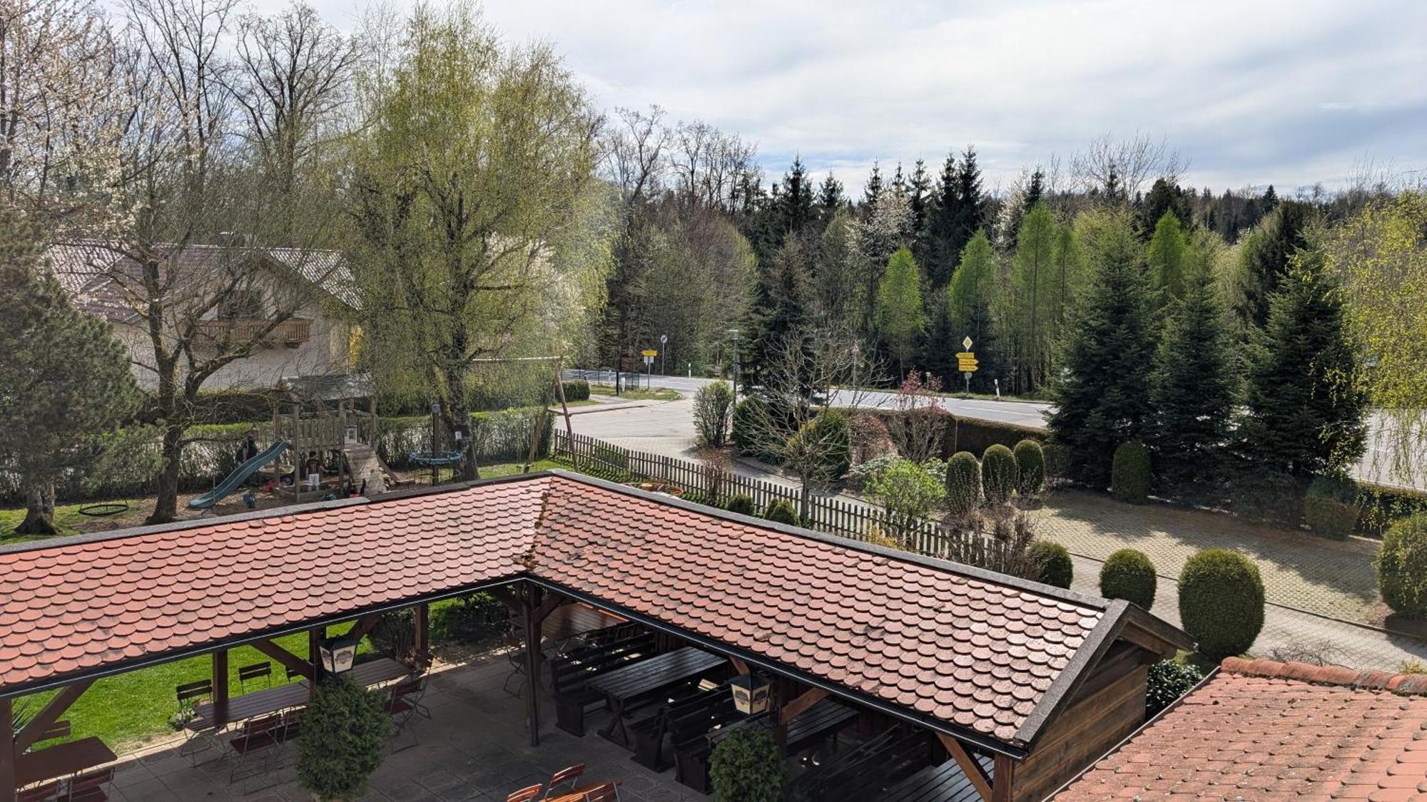 Готель Cafe Zum Toni Thyrnau Екстер'єр фото